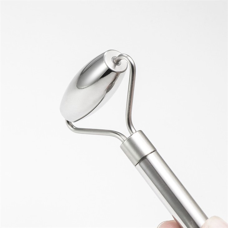 Face rolling massager
