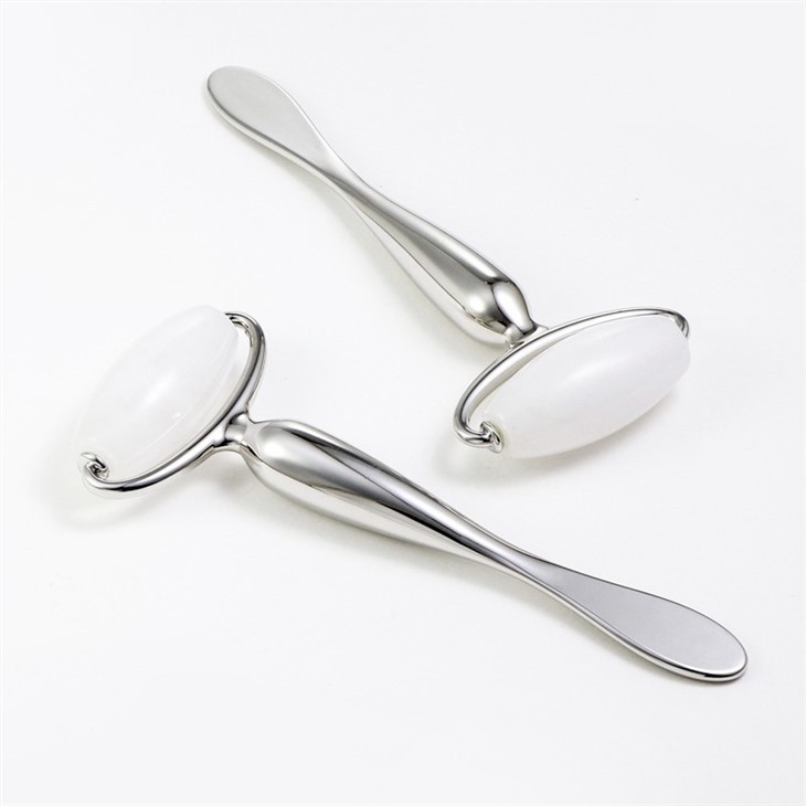 Face rolling massager